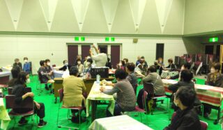 R8.4.25 街角カフェ