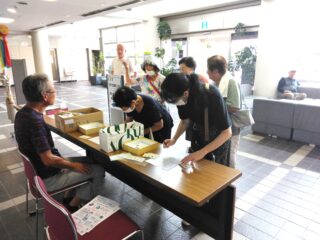 8月の街角カフェ